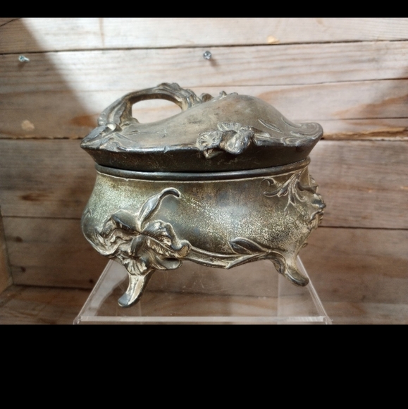 Antique Footed Art Nouveau Jewelry Casket Trinket Box Metal. Roughly 5" X 4". - Picture 1 of 8
